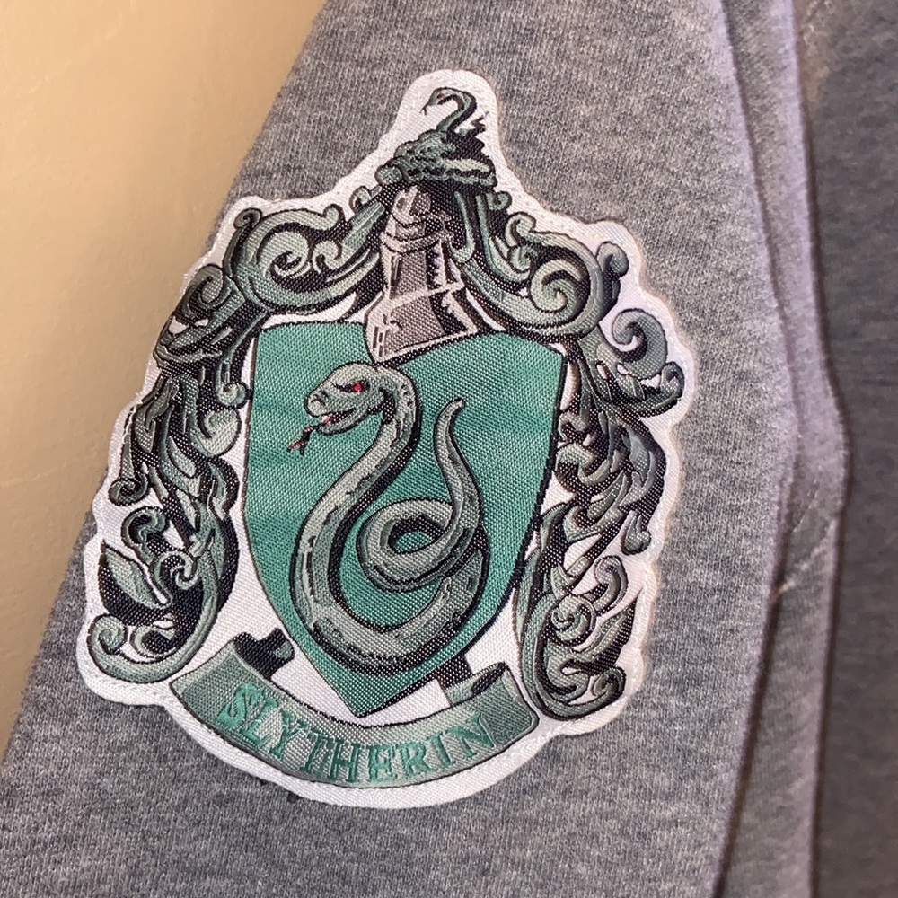HP Universal Studios Slytherin Unisex small
Sweatshirt WW gray Slytherian - Picture 8 of 10